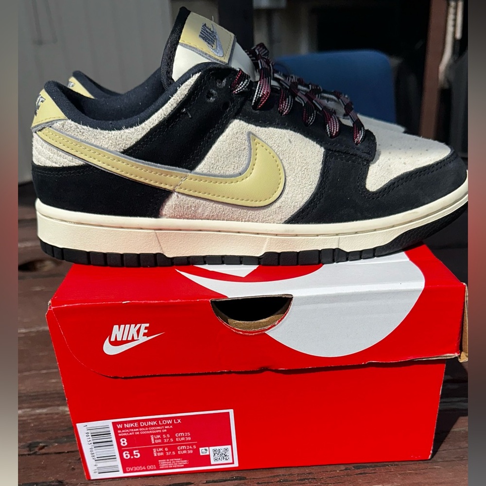 Nike Dunk Low LX Women's Shoes - Black and Cream